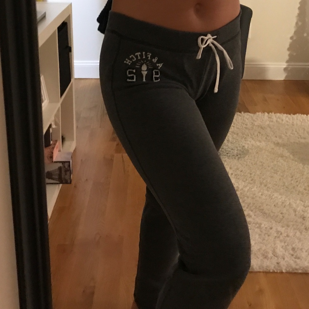 DARK GREY SWEATPANTS